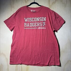 Wisconsin Badgers T Shirt Men’s XL Red Short Sleeve College Athletics Tee